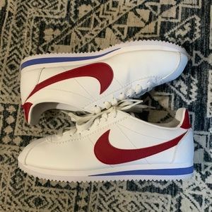 Womens Nike Cortez size 8. In great condition wore once to a 70’s themed party.